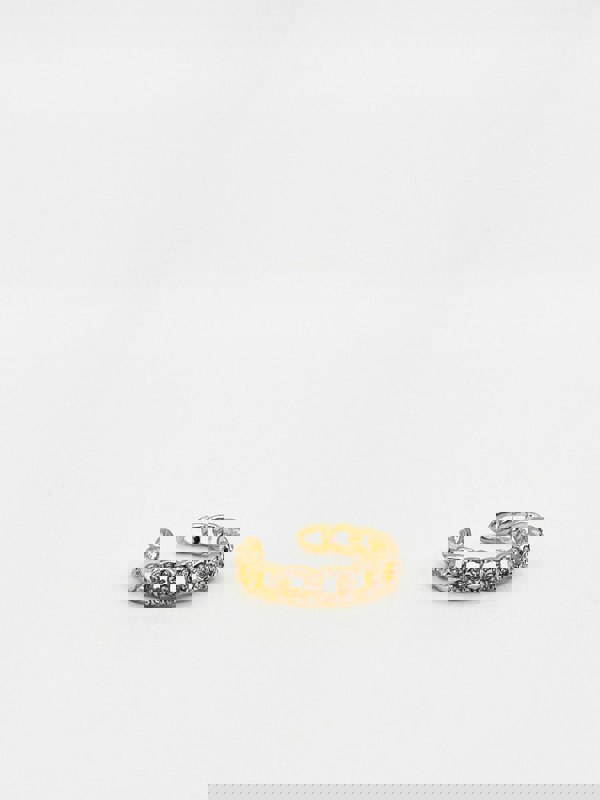 SVNX Chain Ring in Gold Colour With Silver Gemstones