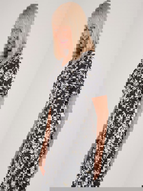 TIGI-Wear Floral All-over-print V Neck Dress