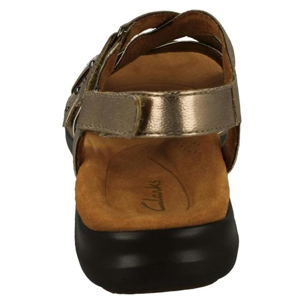 Clarks Ladies Clarks Strappy Cross Detailed Sandals Kitly Go