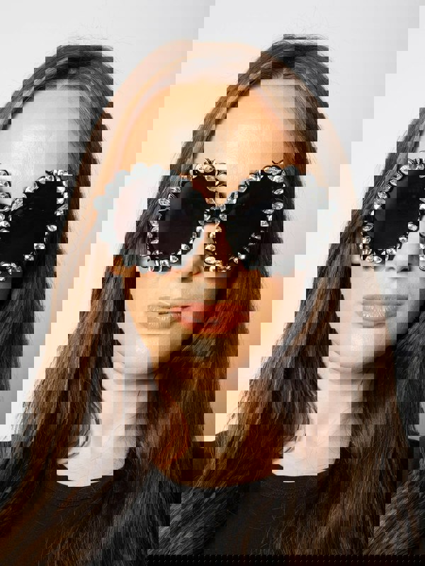 SVNX Round Floral Gem Novelty Sunglasses in Black