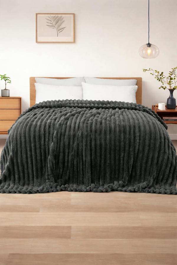 Dyzi Supersoft Ribbed Fleece Throw Blanket for Couch & Bed – Cozy Jacquard Home Blanket