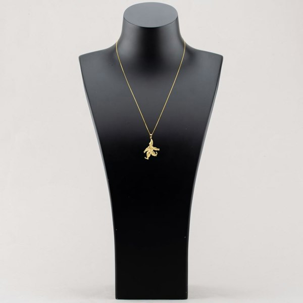T. H. Baker 9ct Gold Clown Pendant Necklace NBE041