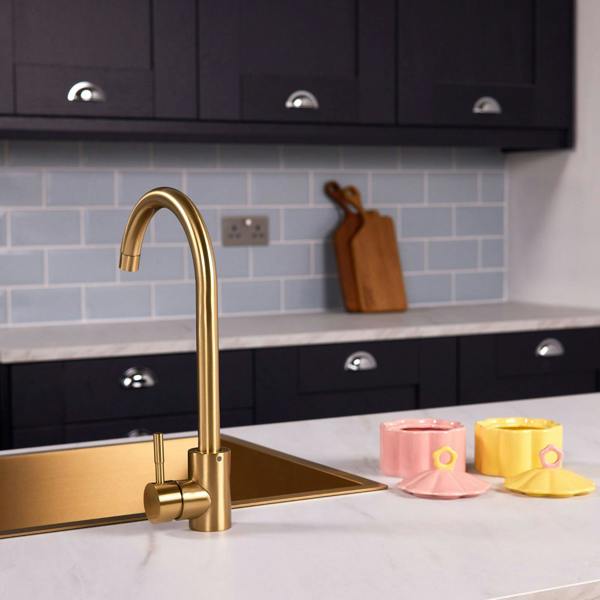 Flode Lillehammer | Single Lever Kitchen Sink Mixer Tap with Swivel Spout | Brushed Brass Finish