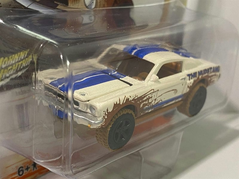 1966 shelby gt-350  wimbledon white stripes 1:64 johnny lightning jlsf019b