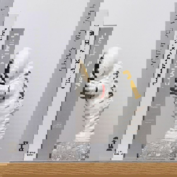 Maison des Cadeaux Pushing Astronaut Decorative Bookends