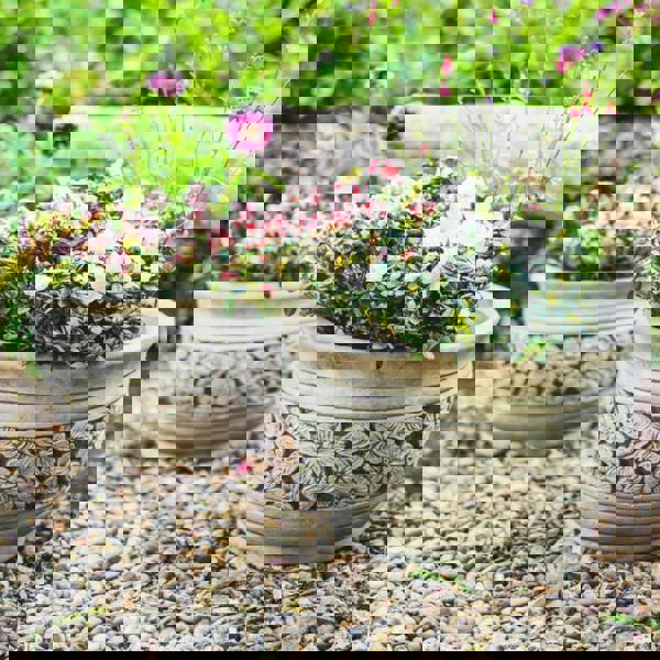 PAIR Stone Cast Flower Daisy Design Garden Planter Pot