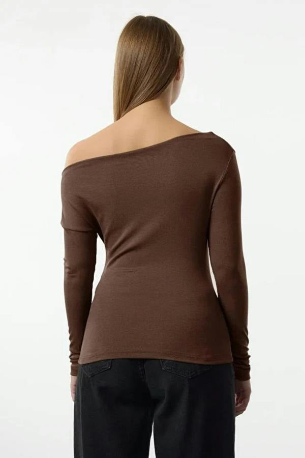 Hoxton Gal Plain Premium Soft Fabric Fitted Knit Blouse with Boat Neck