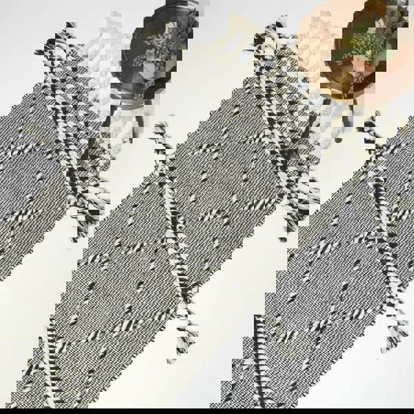 HOMESCAPES Edessa Black & White Kilim Wool Rug