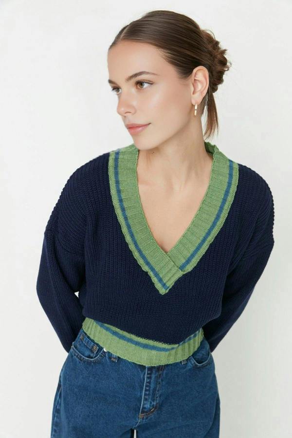 WOVCOR Crop Color Block Knit Sweater
