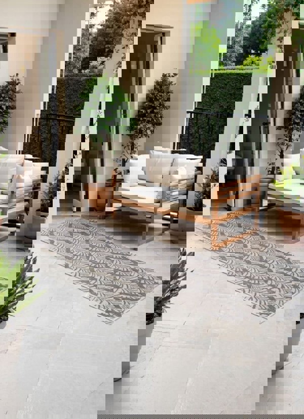 The Rugs Liora Reversible Rug – Indoor & Outdoor Quality