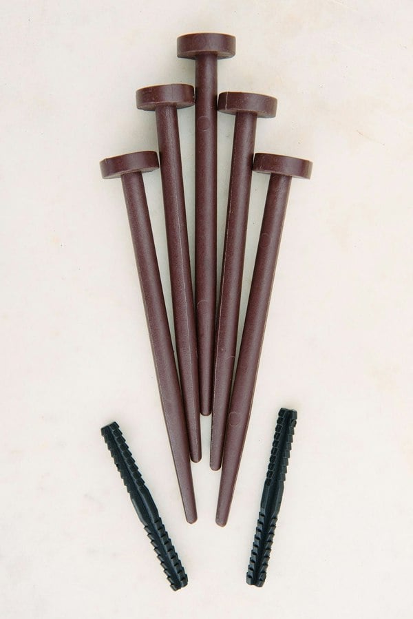 FlexiBorder Brown Spare Pegs