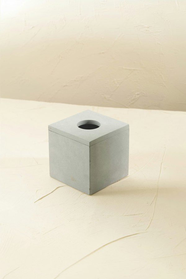 Zolite tissue cover for bathroom 