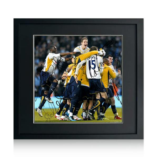 Tottenham Hotspur 2010 Squad Signed Image Deluxe Mount Frame