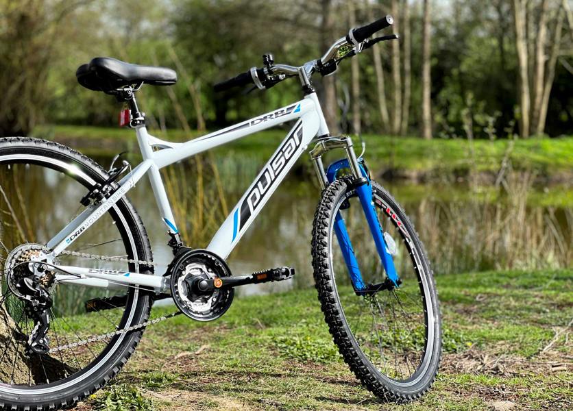 Dallingridge Pulsar Hardtail Mountain Bike, 26" Wheel - Ice White/Blue