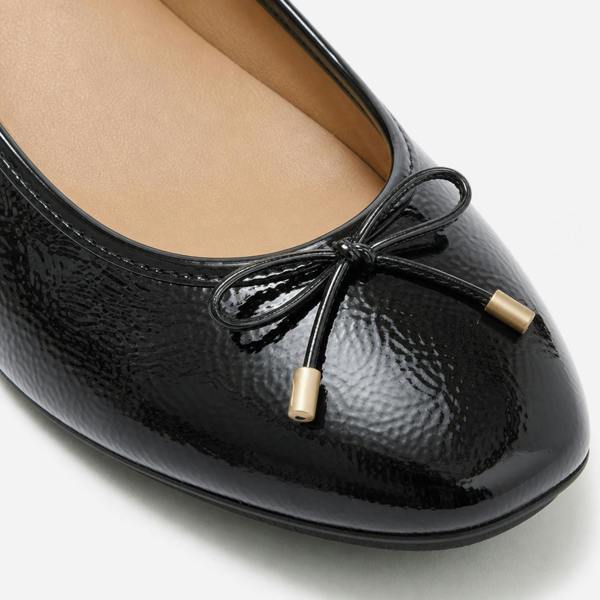 FitFlop DELICATO BOW TEXTURED PATENT-LEATHER Ballerina Shoes in Black
