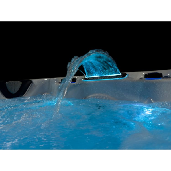 Admiral™ 6 Person Hot Tub (includes Cover & Steps)