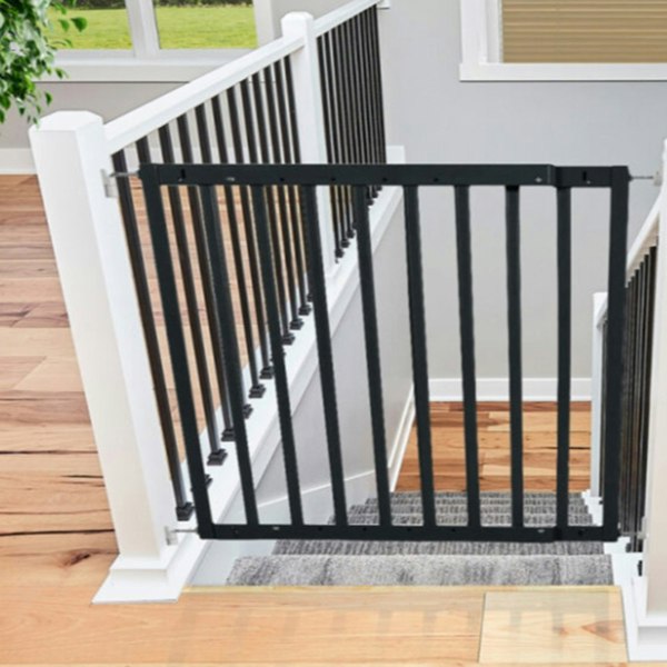 Bettacare Chunky Wooden Screw Fit Dog Gate, 63.5cm - 105.5cm, Black, Wooden Dog Gate Gate, Screw Fit Pet Stair Gate, Puppy Gate