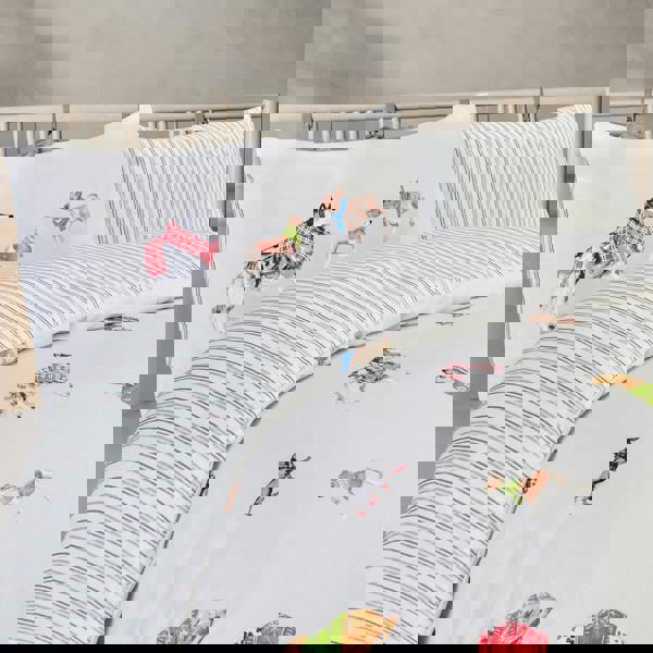 Smart Living Luxury Soft Reversible Pooches in Jumpers Duvet Cover & Pillowcases