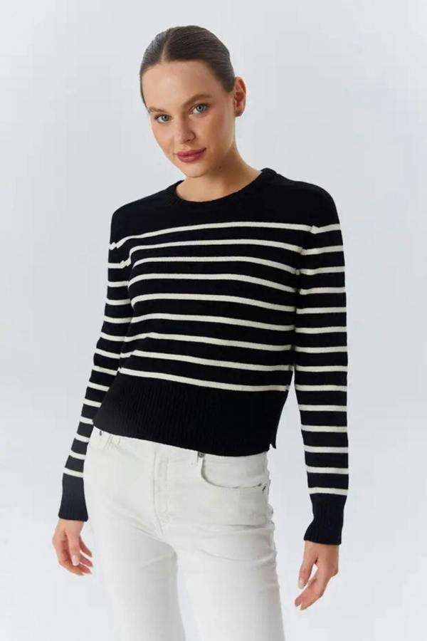 Hoxton Gal Soft-Textured Striped Knit Sweater