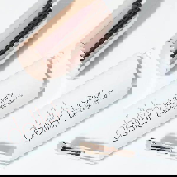 Delilah Lip Saviour Lip Oil