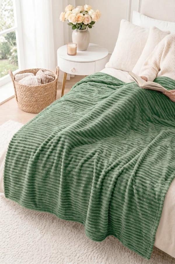 Dyzi Large Supersoft Ribbed Jacquard Fleece Throw Blanket 200 x 240cm