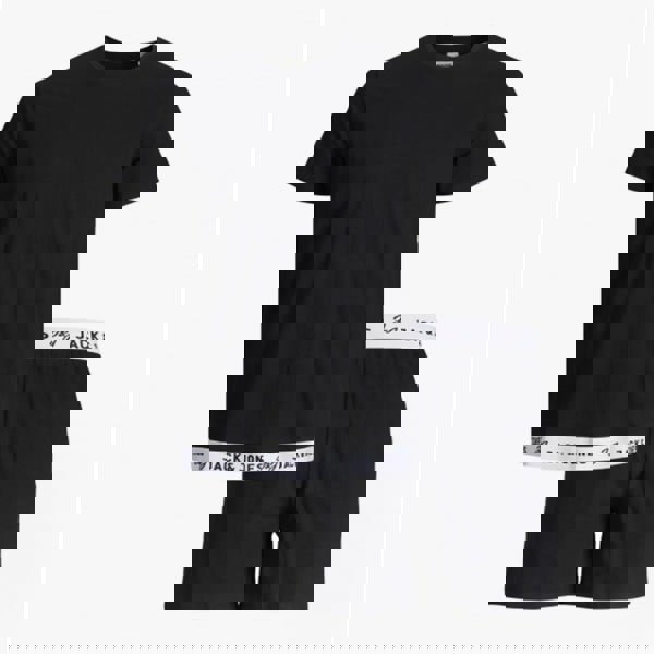 1629209737-13223700.jpg