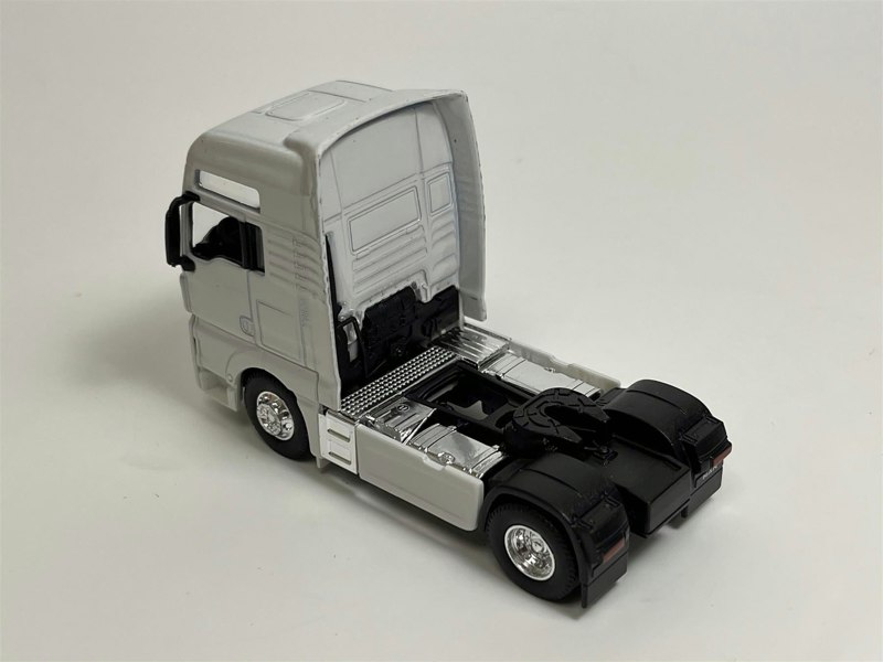 Welly Man TGX XXL White 1:64 Scale Welly Truck Tractor 68010S