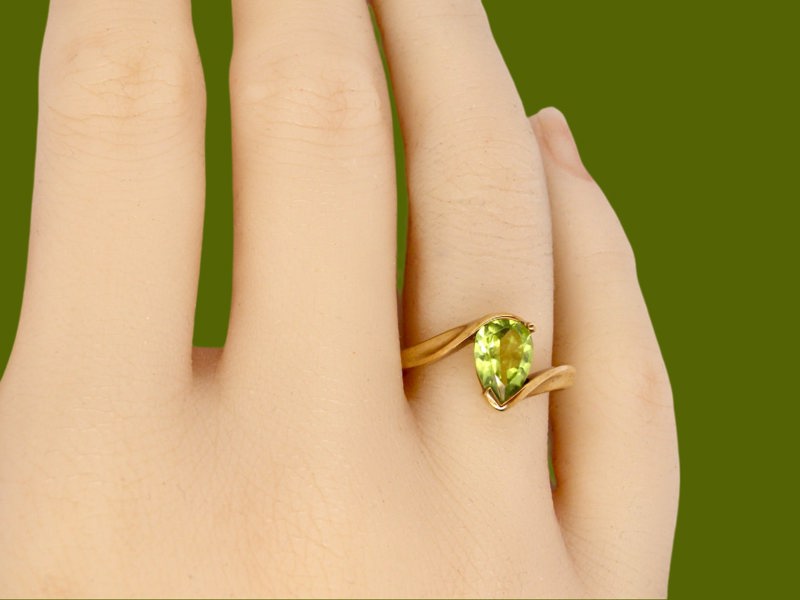 Vintage Tom A pear shaped Peridot dress ring