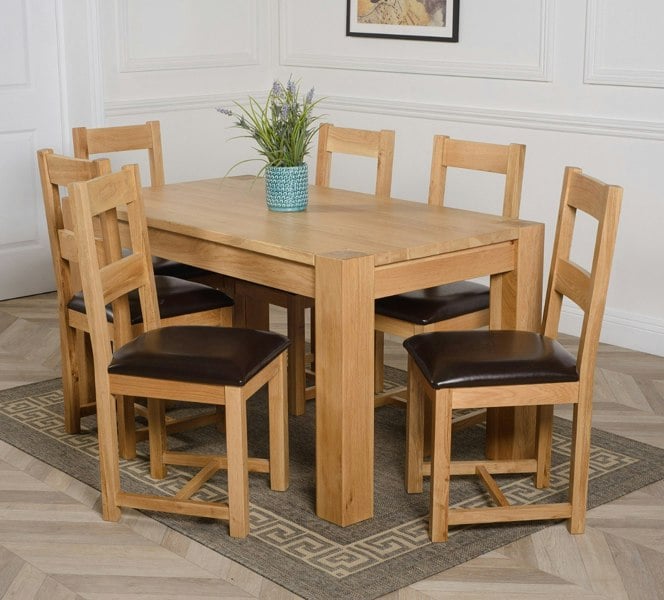 That's Furniture Kuba Medium Oak Dining Table with Lincoln Oak Chairs