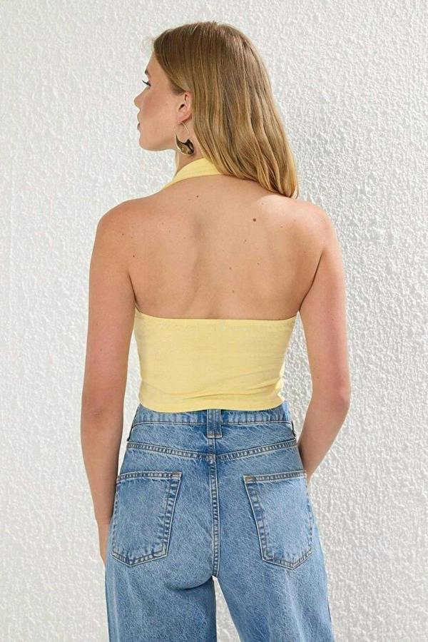 WOVCOR Halter Neck Belt Detail Fitted Knitted Blouse