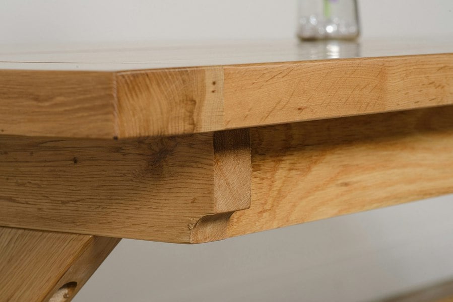 That's Furniture Vermont 200 - 240cm Cross Leg Large Oak Extending Dining Table