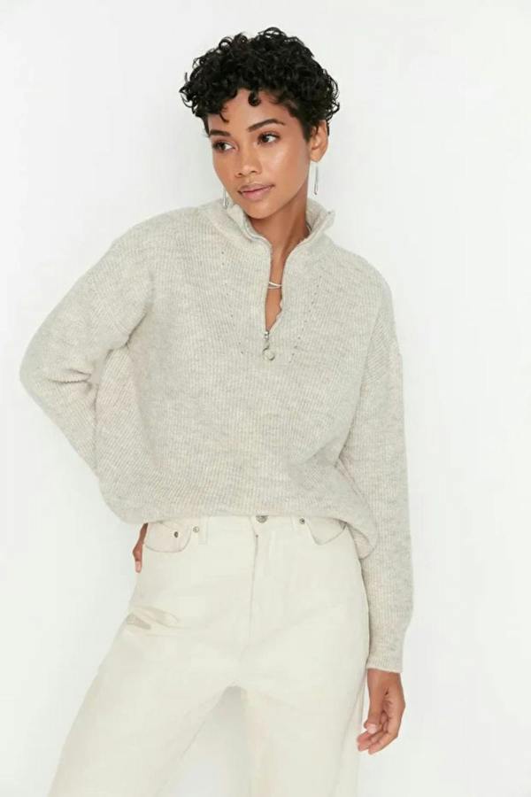 Hoxton Gal Soft-Textured Zip-Up Knit Sweater
