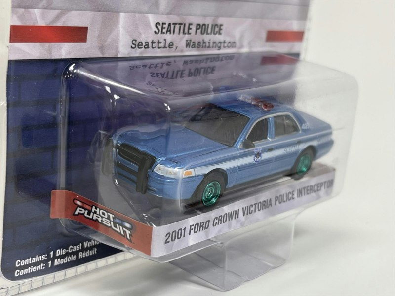 Greenlight 2001 Ford Crown Victoria Police Interceptor Chase Model 1:64 43020D