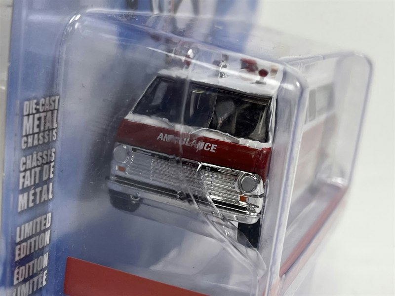 Greenlight Airplane 1970 Ford Club Wagon Ambulance 1:64 Scale 62030B