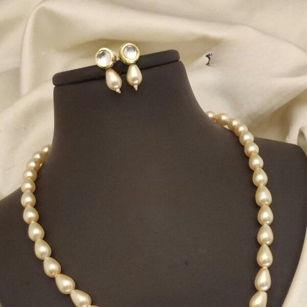 The Colourful Aura Golden Oval Shape Classic Diana Wedding Pearl Necklace and Earring Set