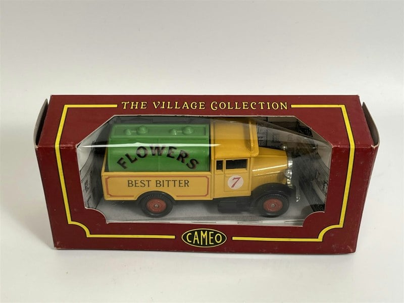 MCSlots The Village Collection Flowers Best Bitter Cameo VCC03D S6