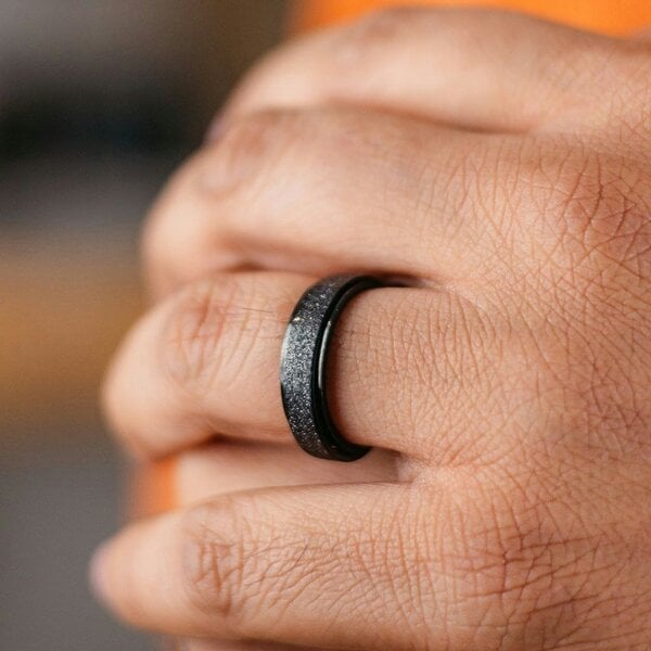 The Colourful Aura 6mm Mens Black Rotatable Spinner Stainless Steel Promise Ring