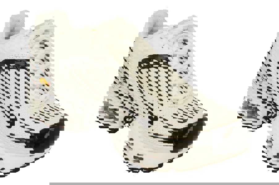 Nike Air Max Plus 3 GS Trainers Fn3845  100 - White Black Chile Red 100 - Photo 3