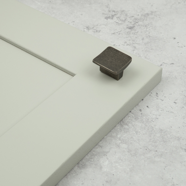 Handle & Home 32mm Antique Pewter Square Knob