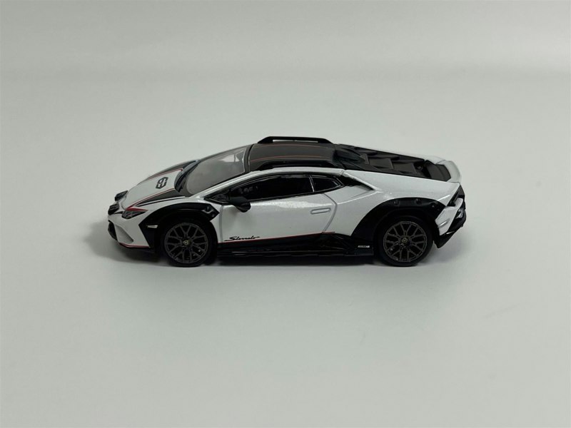 Mini GT Lamborghini Huracan Sterrato Bianco Asopo LHD 1:64 Scale MGT00763L