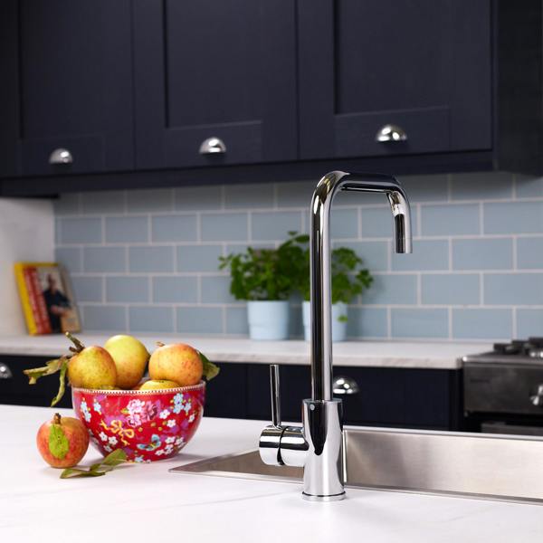 Flode Arendal | Single Lever Kitchen Sink Mixer Tap with Swivel Spout | Polished Chrome Finish