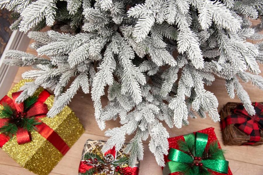 6ft to 7ft Frosted Snow Flocked Green Oregon Pine Artificial Christmas Trees with Hinged Branches image 7