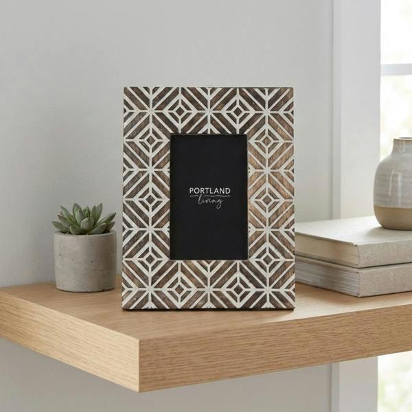Garden Greatness White Wash Zig Zag Carved Photo Frame