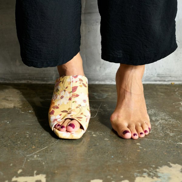 Calla Debbie - Yellow Floral Mules