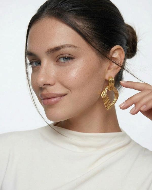 Elk & Bloom Large Thick 14K Gold Ribbed Drop Hoop Studs