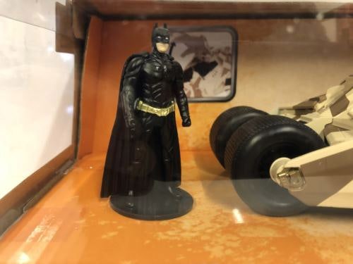 the dark knight batmobile camouflage version with batman 1:24 jada 98543