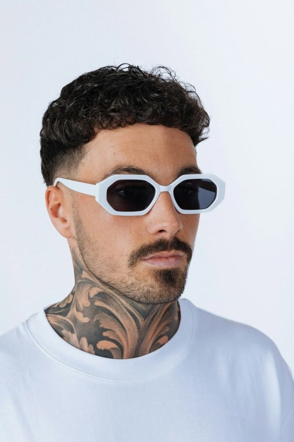 SVNX Oval Geomentric Sunglasses in White