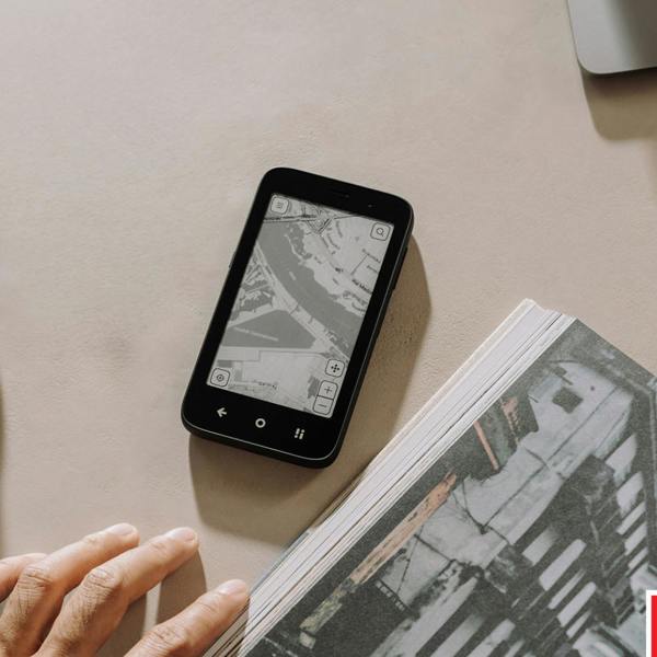 Mudita Kompakt 4G Minimalist E-Ink Mobile Phone Charcoal Black 32GB