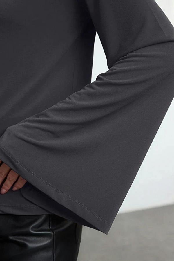 WOVCOR Relaxed Spanish Sleeve Flexible Knit Blouse
