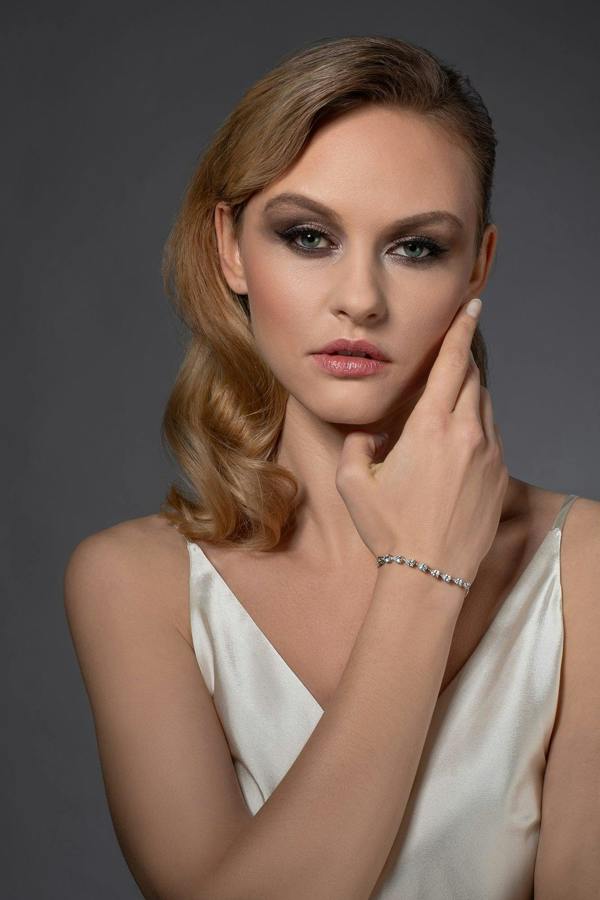 Adjustable Pear Shaped Cubic Zirconia Stone Bracelet for Women - namana.london